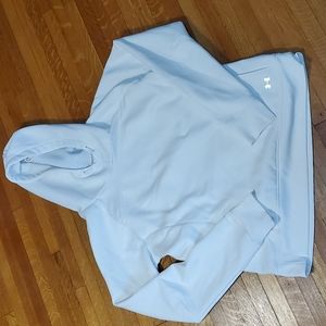 Under Armour Cold Gear size Large Color is cream.